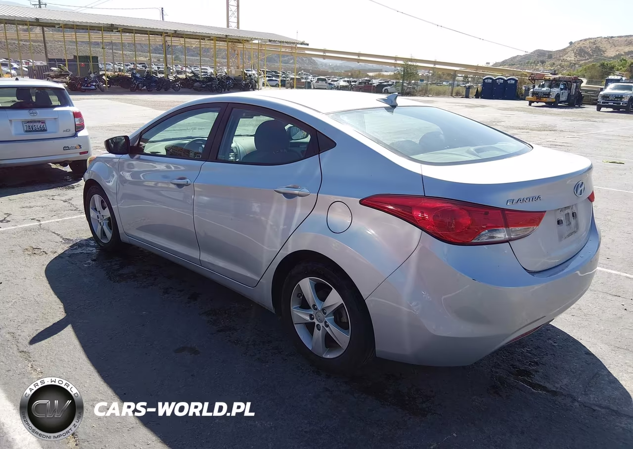 2013 Hyundai Elantra Gls VIN:5NPDH4AEXDH436889 - 3