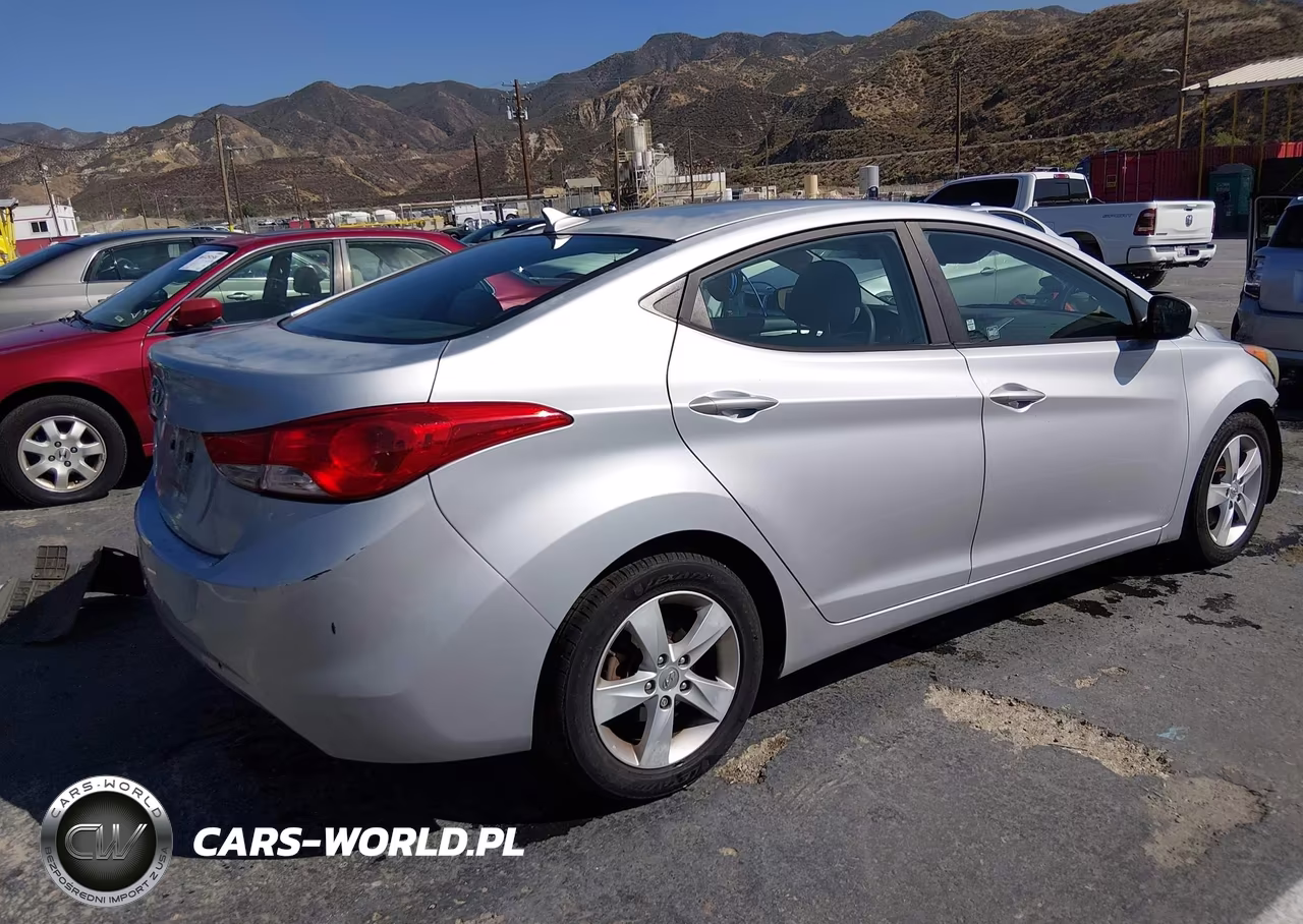 2013 Hyundai Elantra Gls VIN:5NPDH4AEXDH436889 - 4