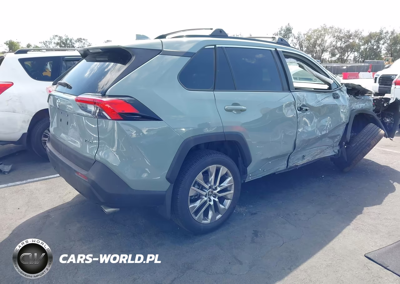 2022 Toyota Rav4 Xle Premium VIN:2T3C1RFV5NW215829 - 4