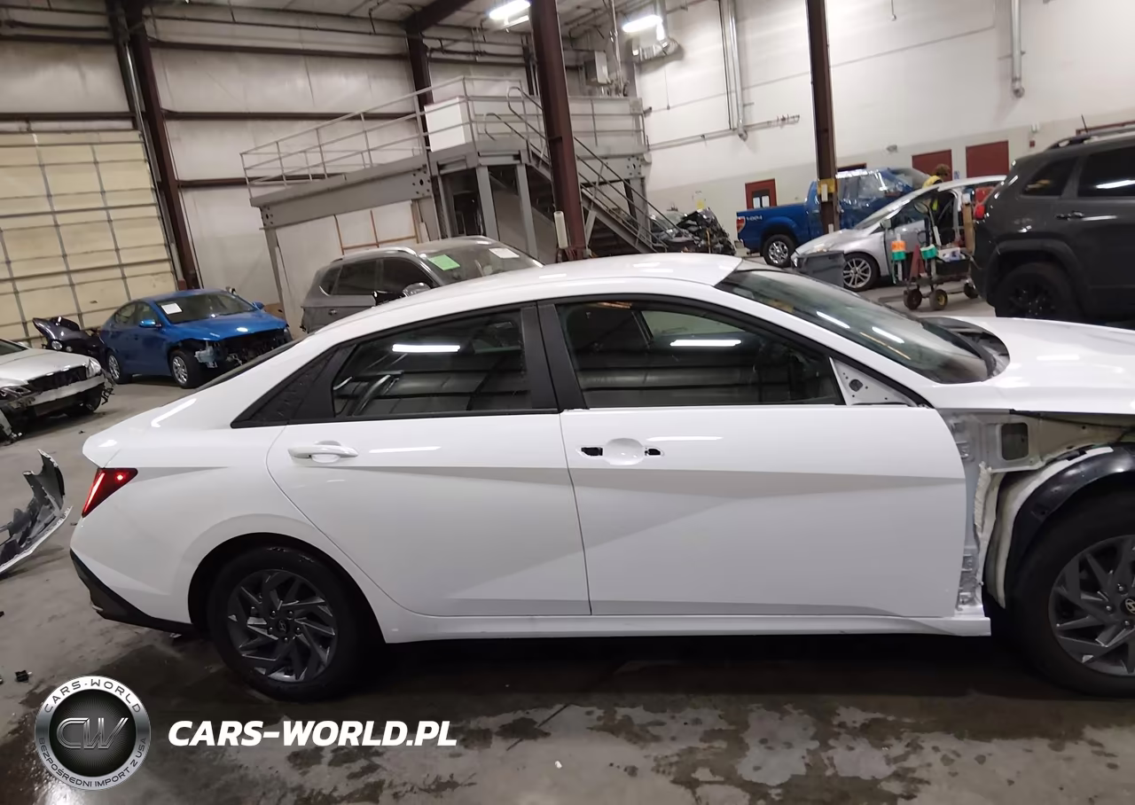 2026 Hyundai Elantra Hybrid Blue VIN:KMHLM4DJ1TU197135 - 14