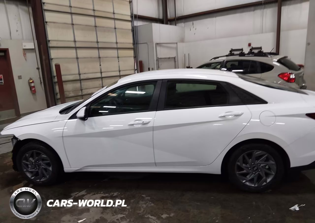 2026 Hyundai Elantra Hybrid Blue VIN:KMHLM4DJ1TU197135 - 15