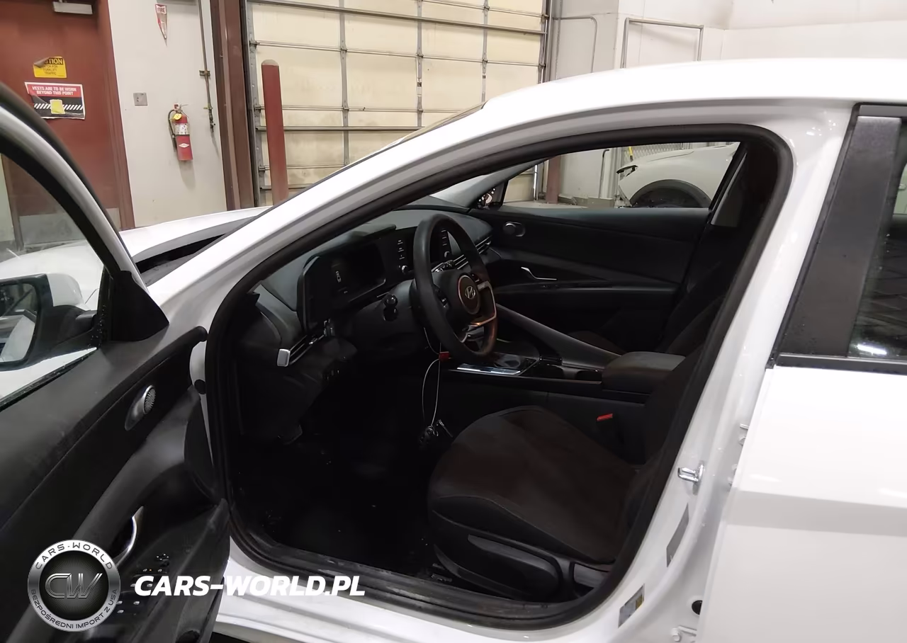 2026 Hyundai Elantra Hybrid Blue VIN:KMHLM4DJ1TU197135 - 5
