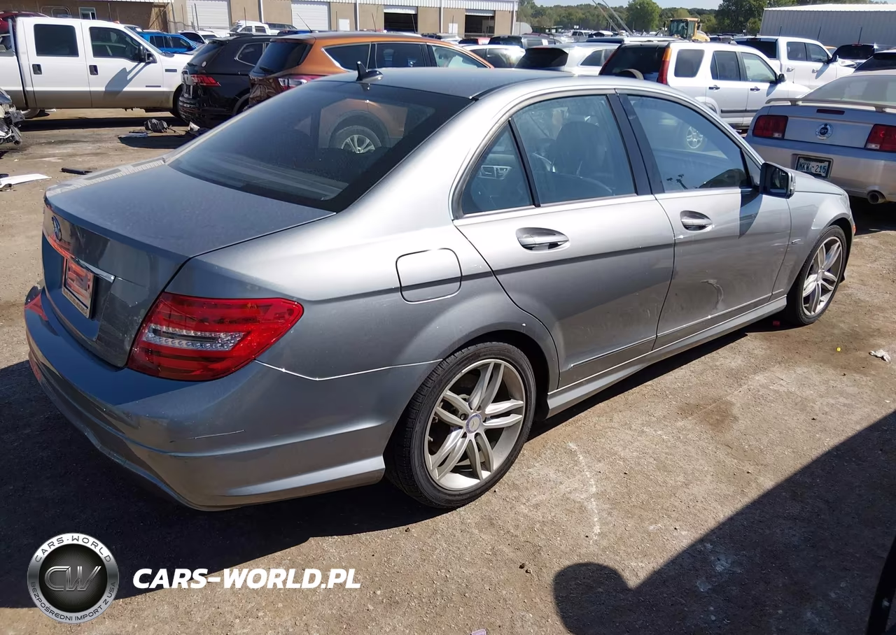 2012 Mercedes-Benz C 250 Sport VIN:WDDGF4HB1CR202457 - 4