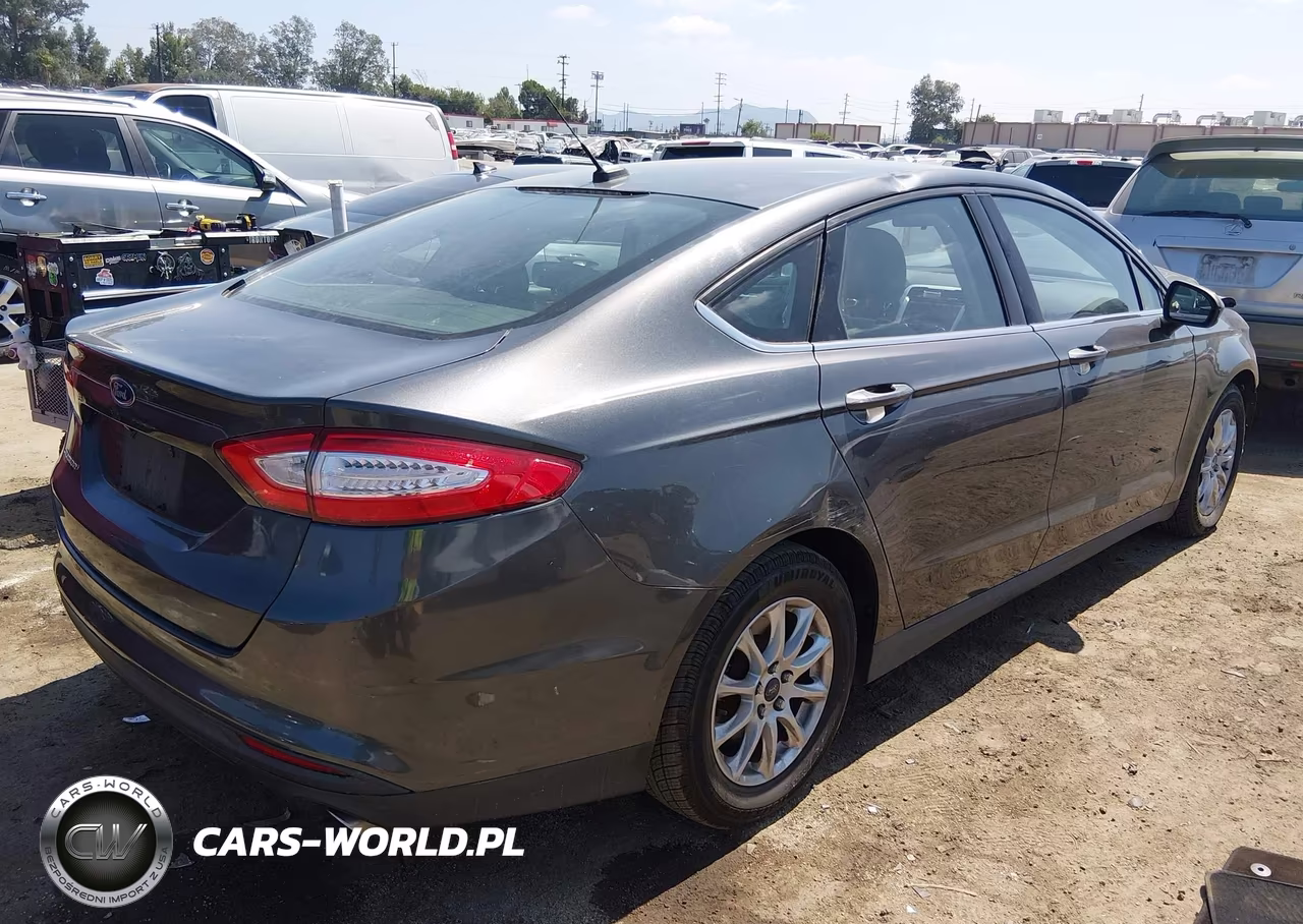 2015 Ford Fusion S VIN:3FA6P0G73FR183336 - 4
