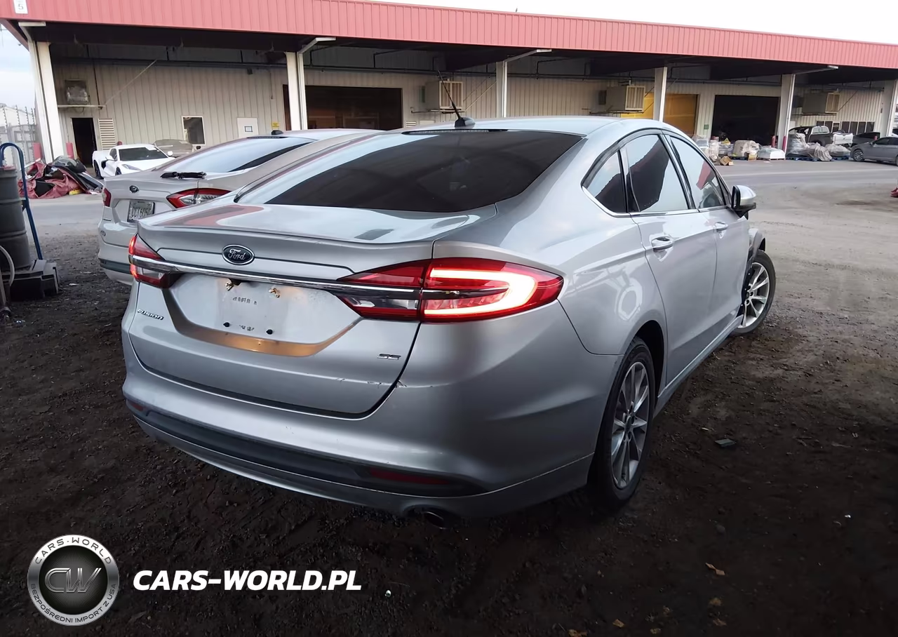2017 Ford Fusion Se VIN:3FA6P0H7XHR260415 - 4