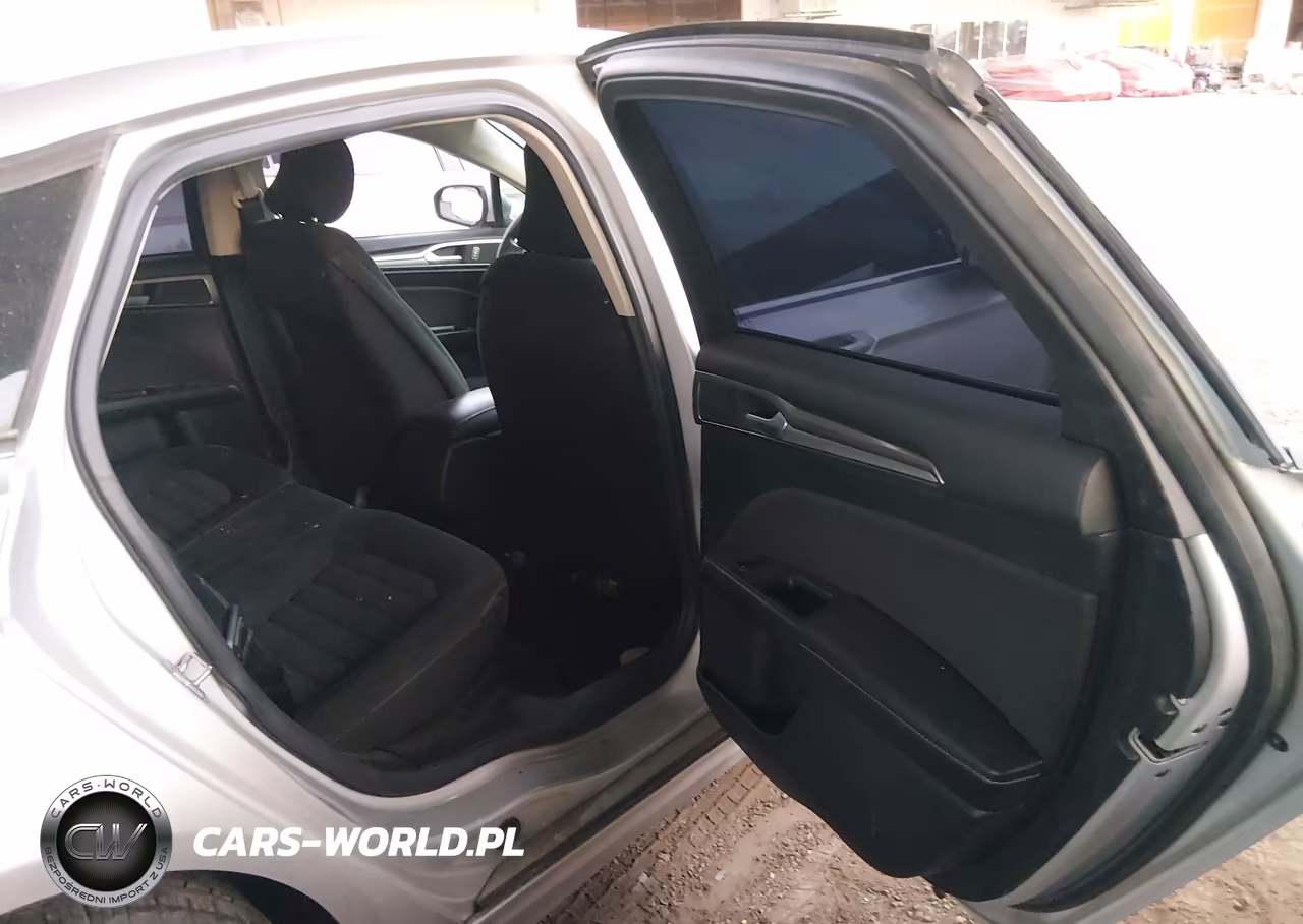 2017 Ford Fusion Se VIN:3FA6P0H7XHR260415 - 8