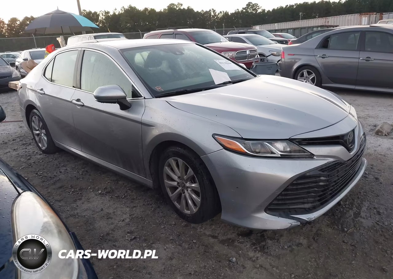2020 Toyota Camry Le – zdjęcie 1 z 16