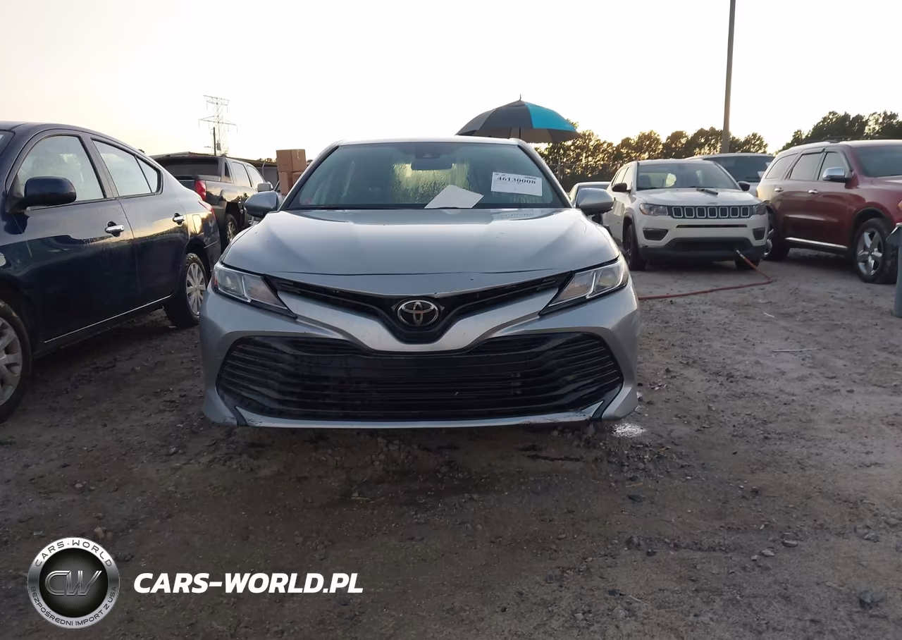 2020 Toyota Camry Le VIN:4T1C11AK2LU975947 - 12