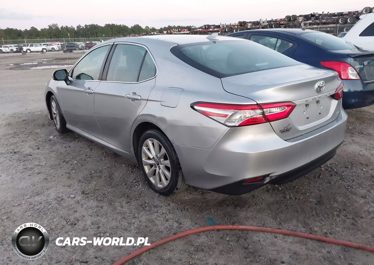 2020 Toyota Camry Le VIN:4T1C11AK2LU975947 - 3
