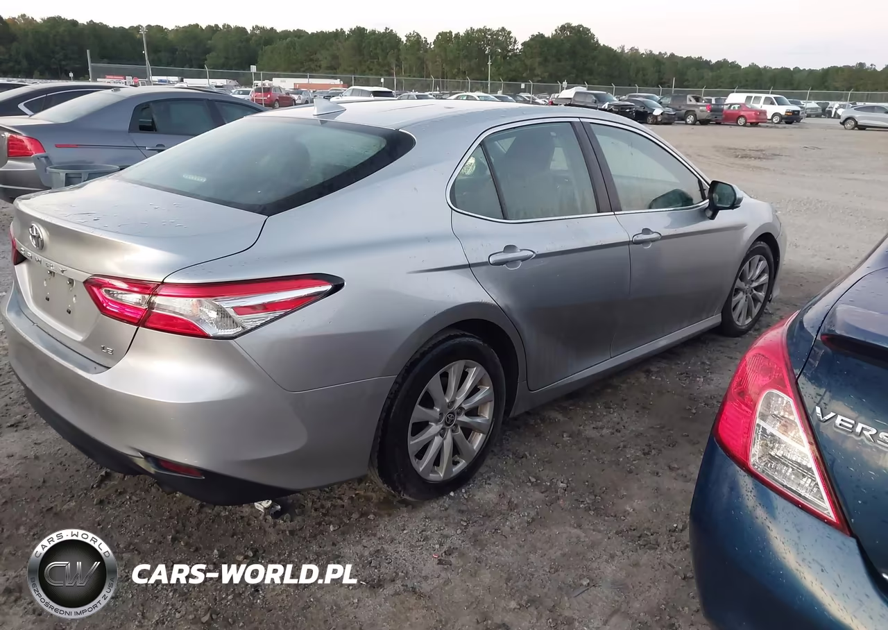2020 Toyota Camry Le VIN:4T1C11AK2LU975947 - 4