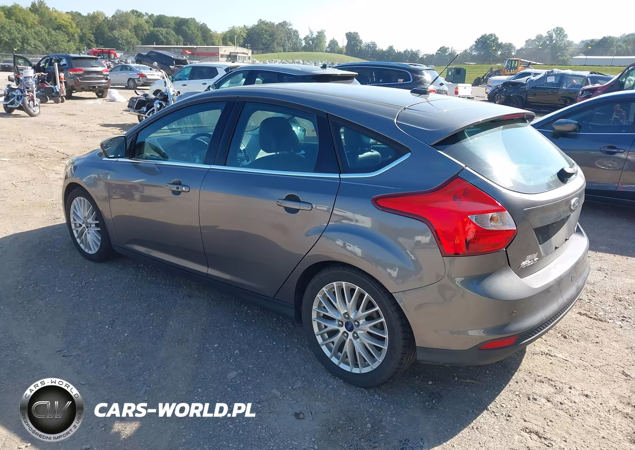 2014 Ford Focus Titanium VIN:1FADP3N27EL410749 - 3