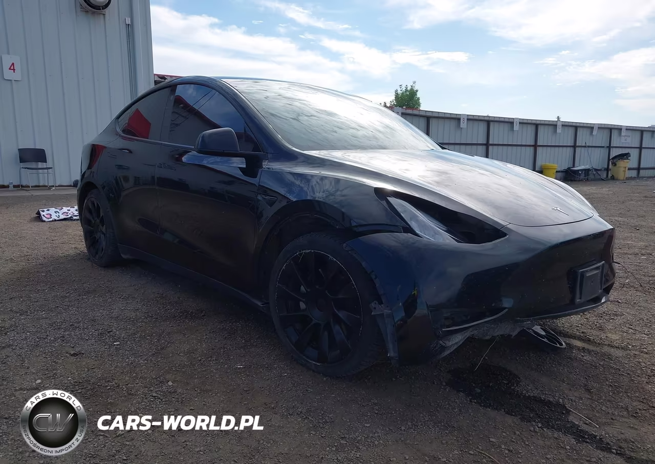 2022 Tesla Model Y Long Range Dual Motor All-Wheel Drive