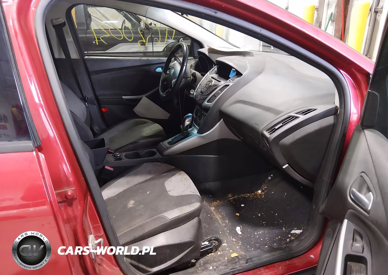 2012 Ford Focus Se VIN:1FAHP3F24CL324151 - 5