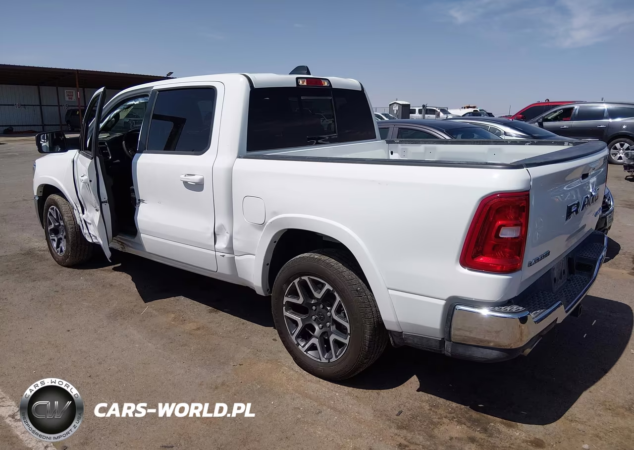 2026 Ram 1500 Laramie VIN:3C6SRFJP9T4175191 - 14