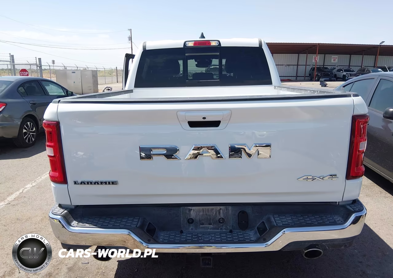 2026 Ram 1500 Laramie VIN:3C6SRFJP9T4175191 - 16