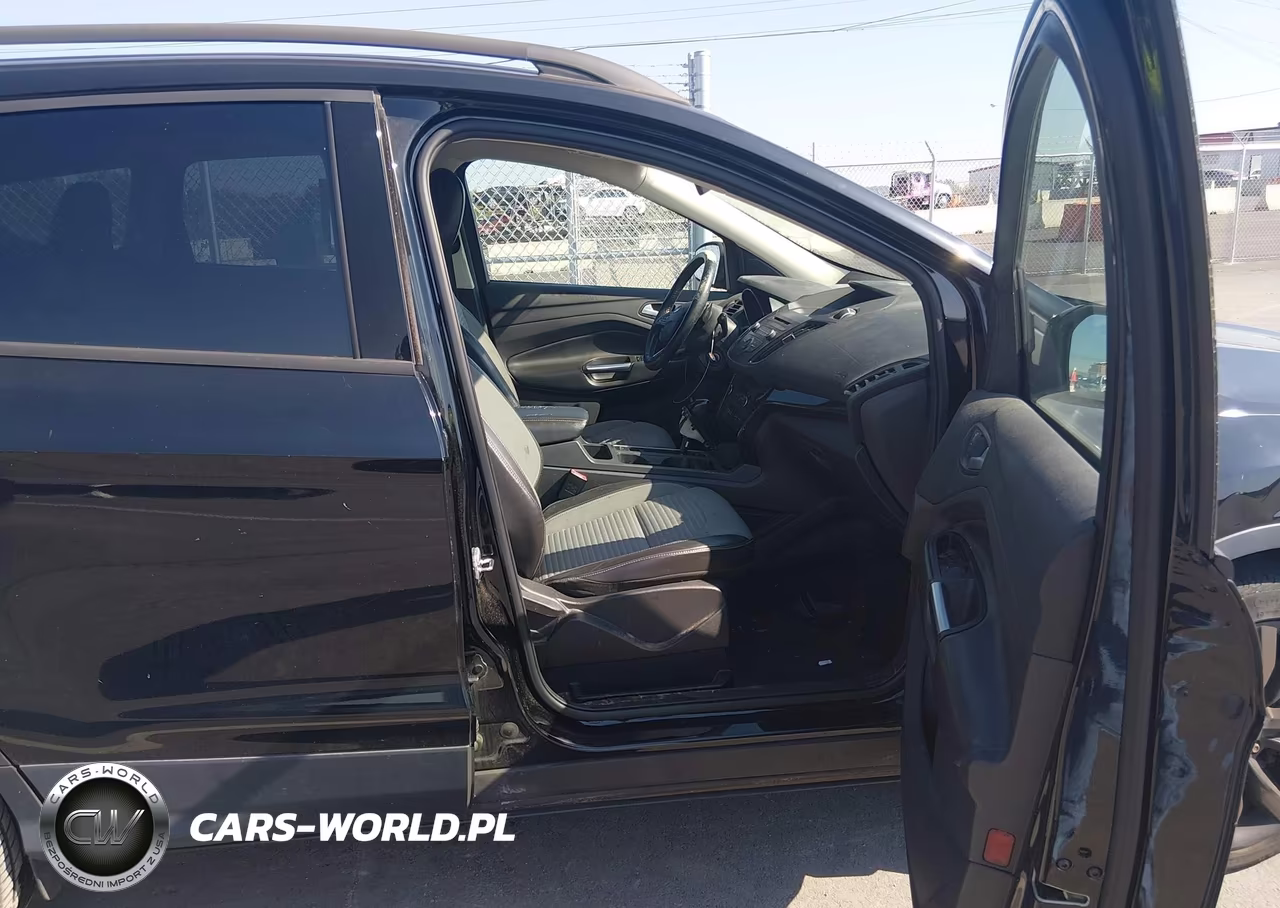 2017 Ford Escape Se VIN:1FMCU9G90HUE12686 - 5