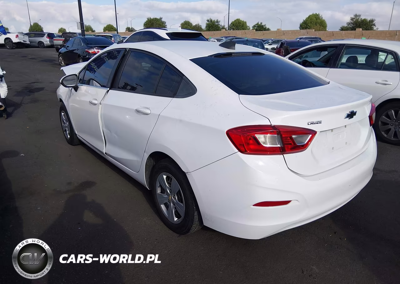 2018 Chevrolet Cruze Ls Auto VIN:1G1BC5SM2J7228872 - 3