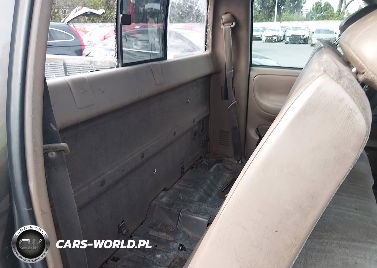 2004 Toyota Tundra VIN:5TBJN32164S438403 - 8