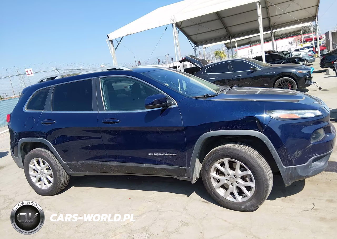 2015 Jeep Cherokee Latitude VIN:1C4PJMCS8FW674063 - 13