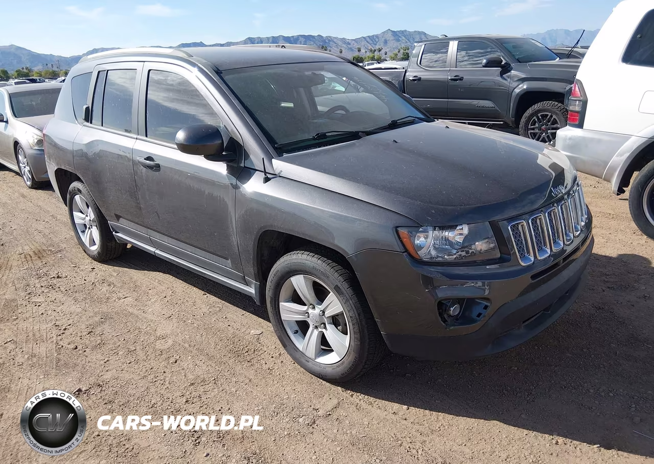 2017 Jeep Compass Latitude 4X4 – zdjęcie 1 z 10