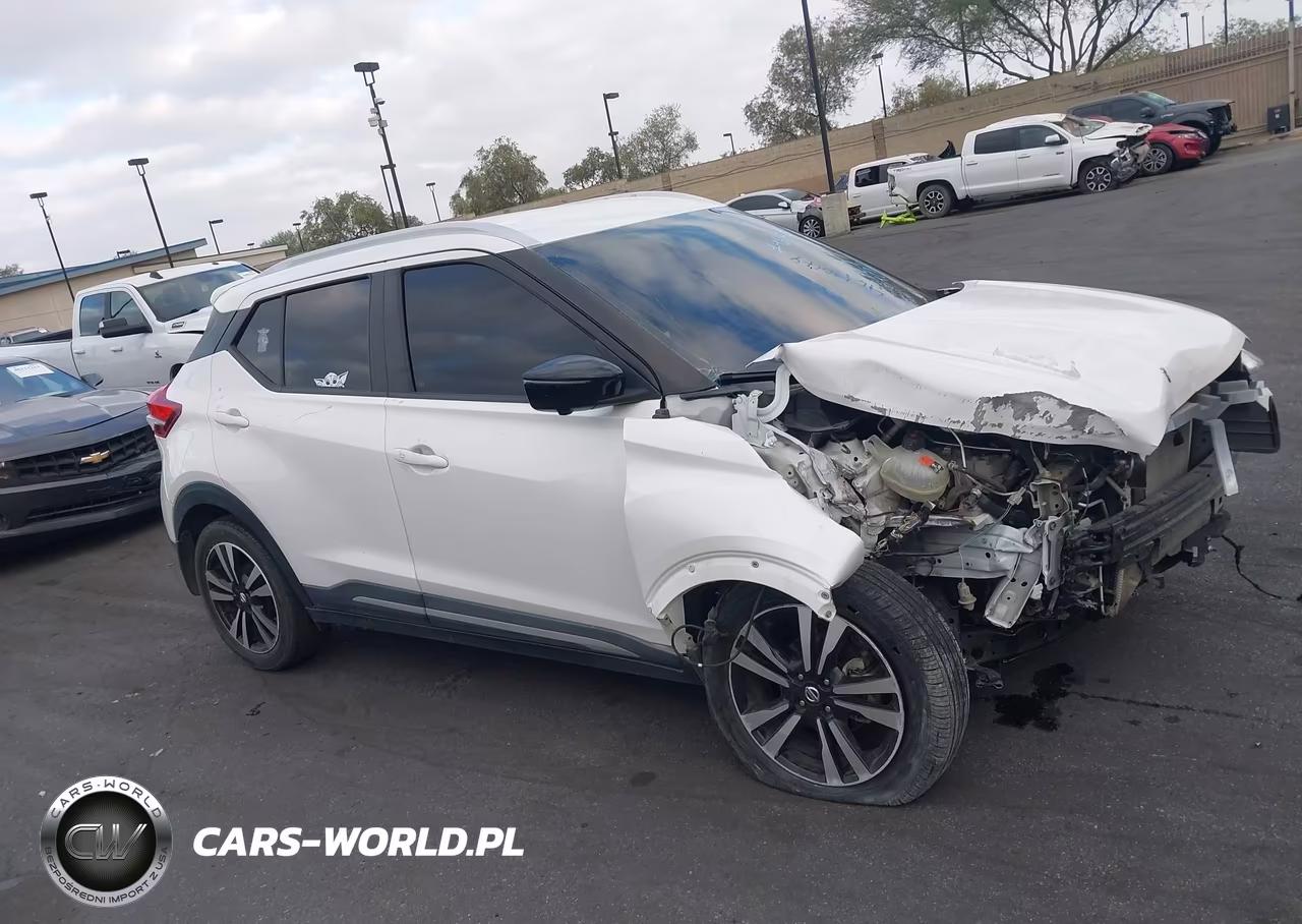 2019 Nissan Kicks Sr VIN:3N1CP5CU8KL545750 - 13