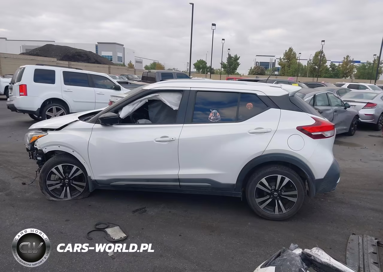 2019 Nissan Kicks Sr VIN:3N1CP5CU8KL545750 - 14