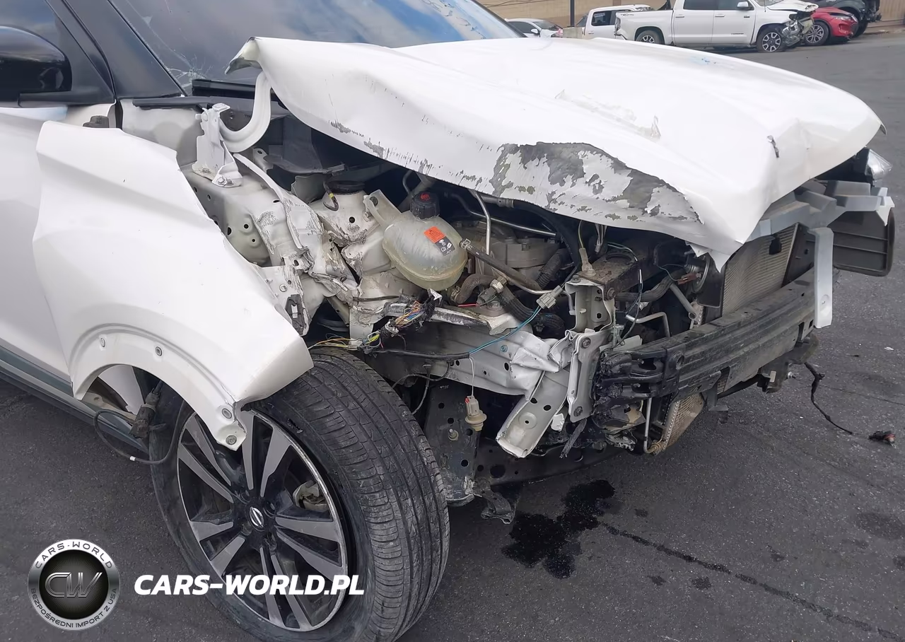 2019 Nissan Kicks Sr VIN:3N1CP5CU8KL545750 - 17