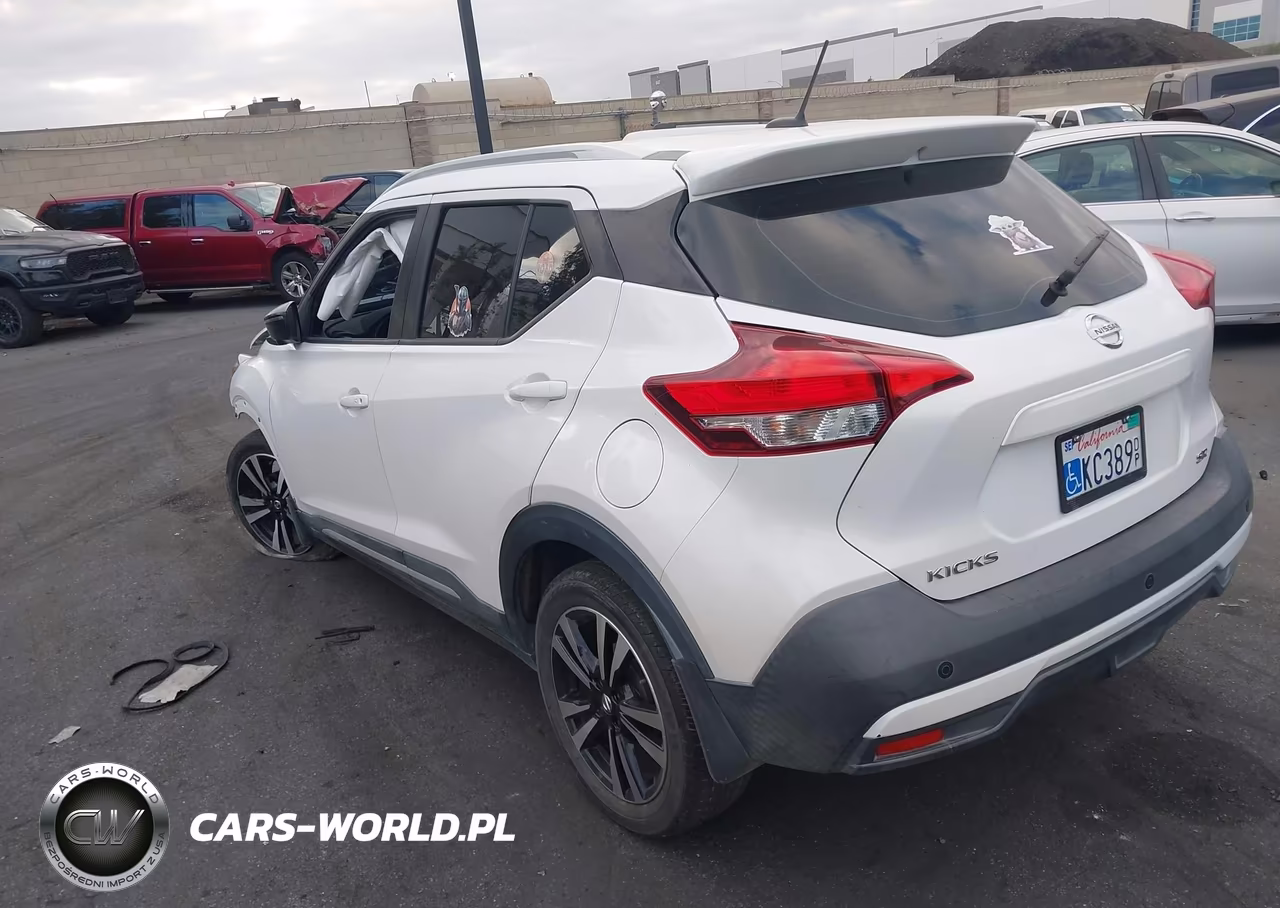 2019 Nissan Kicks Sr VIN:3N1CP5CU8KL545750 - 3