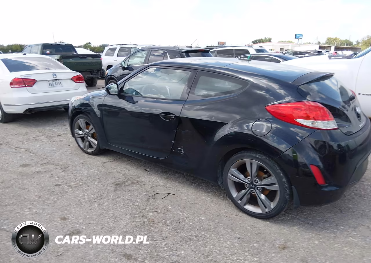 2016 Hyundai Veloster VIN:KMHTC6AD5GU295877 - 3