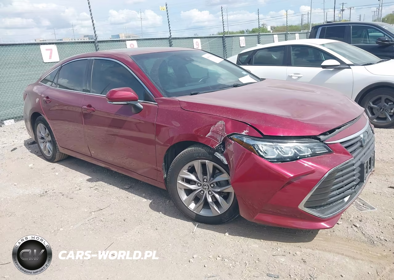 2022 Toyota Avalon Xle Hybrid