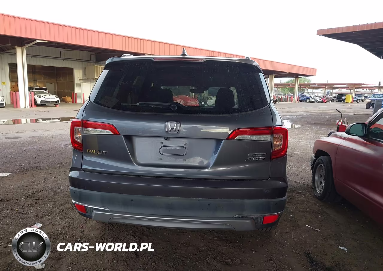 2019 Honda Pilot Touring VIN:5FNYF6H96KB082070 - 17
