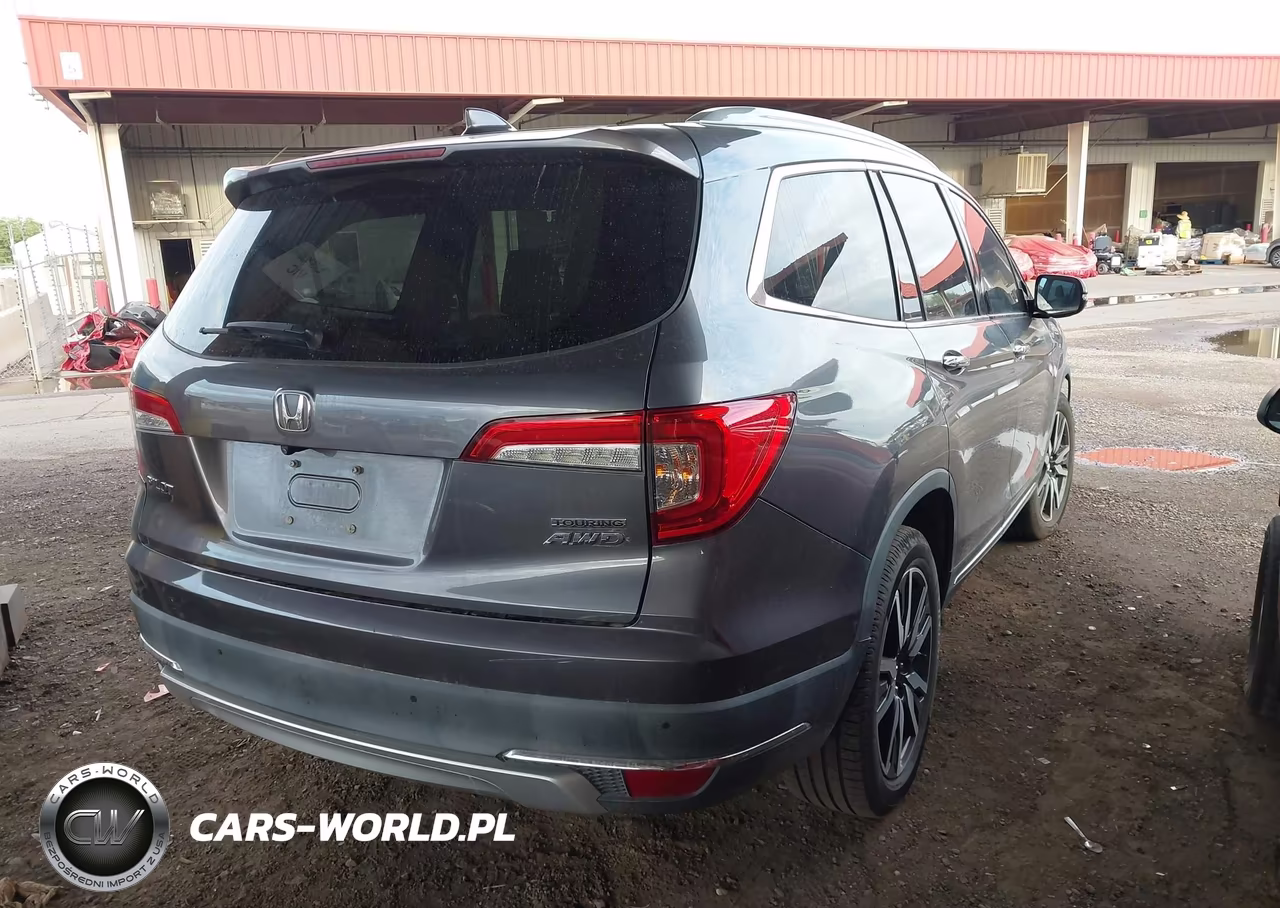2019 Honda Pilot Touring VIN:5FNYF6H96KB082070 - 4