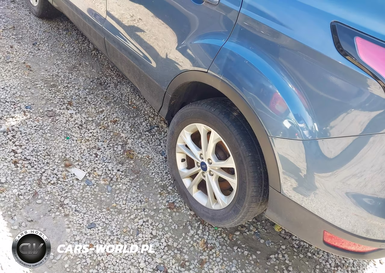 2018 Ford Escape Se VIN:1FMCU9GD1JUB17025 - 17