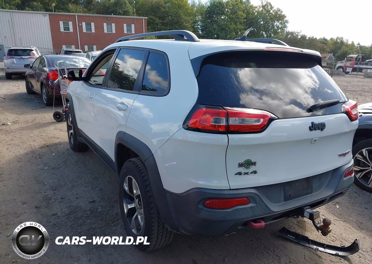2015 Jeep Cherokee Trailhawk VIN:1C4PJMBS3FW570968 - 3