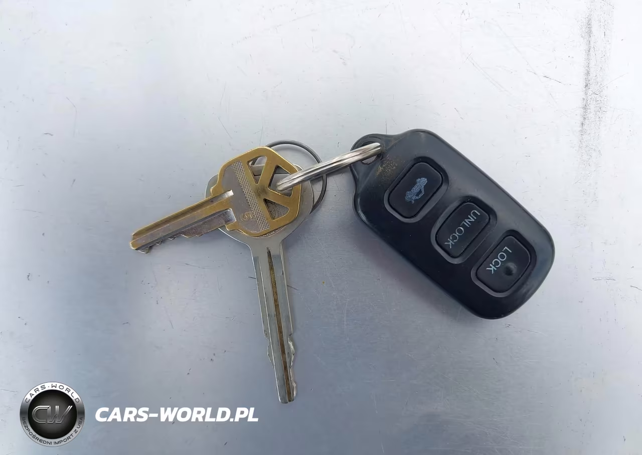 2002 Toyota Camry Le VIN:JTDBE32K920084042 - 11