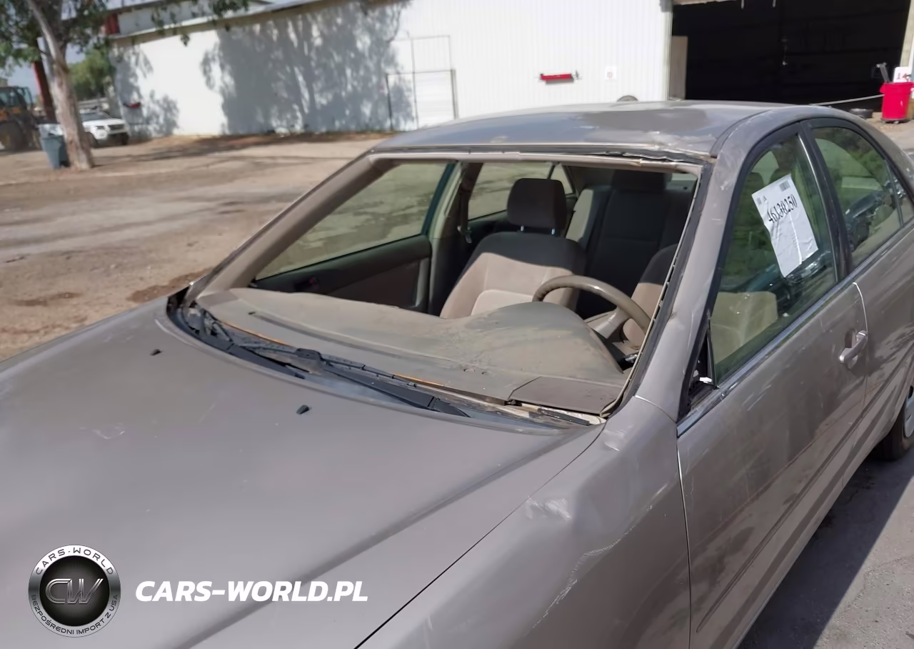 2002 Toyota Camry Le VIN:JTDBE32K920084042 - 6