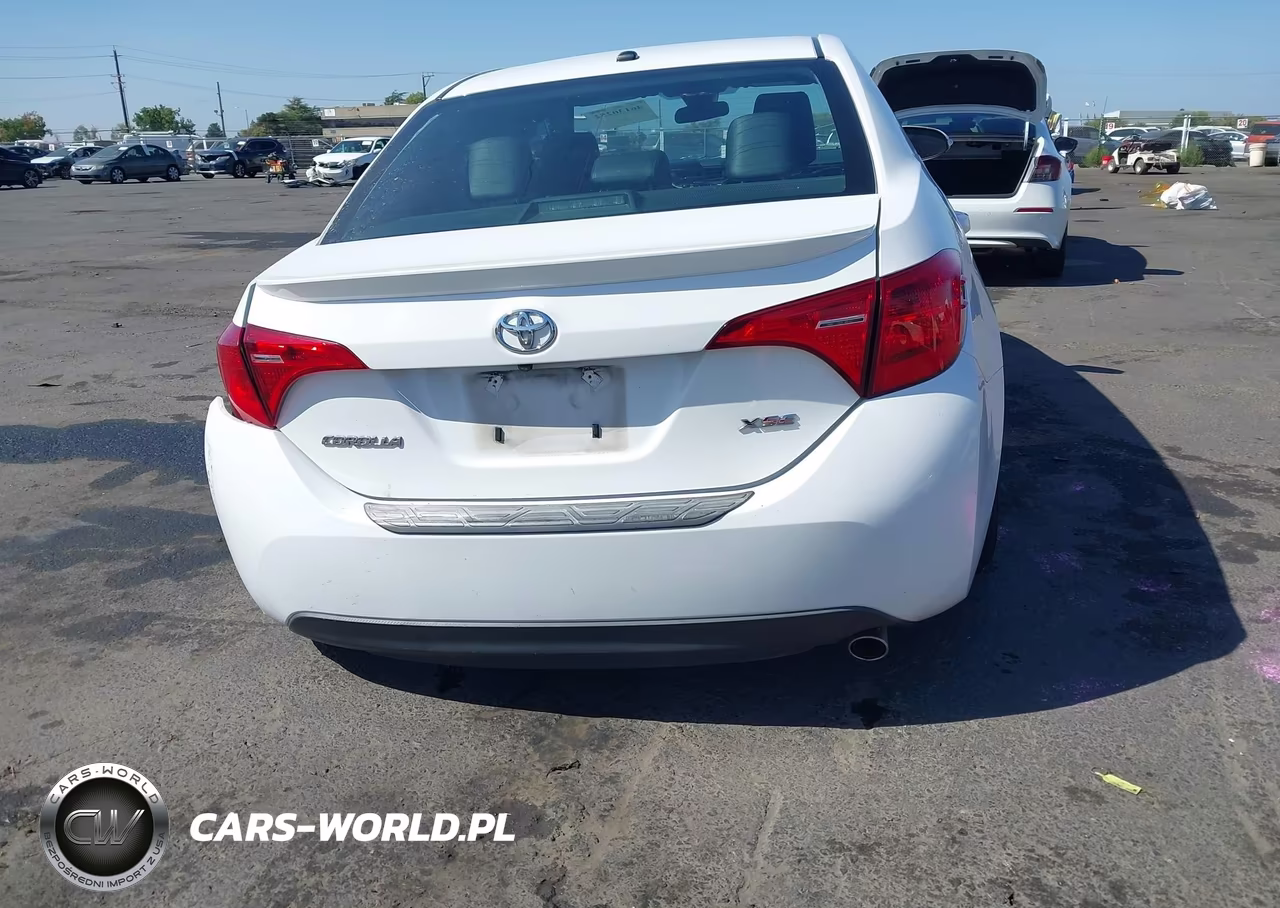 2019 Toyota Corolla Xse VIN:2T1BURHE7KC196173 - 17