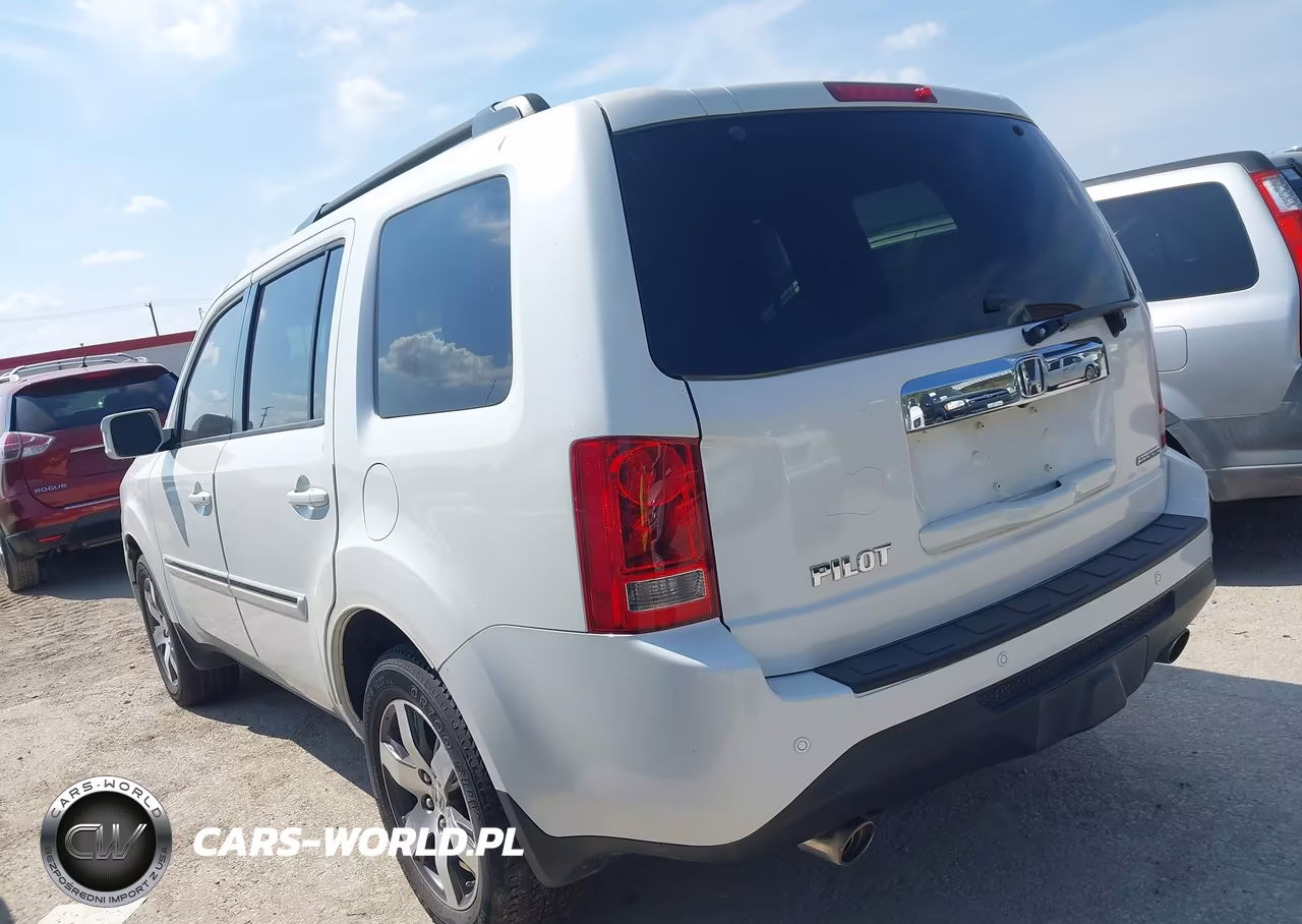 2013 Honda Pilot Touring VIN:5FNYF3H92DB004127 - 3