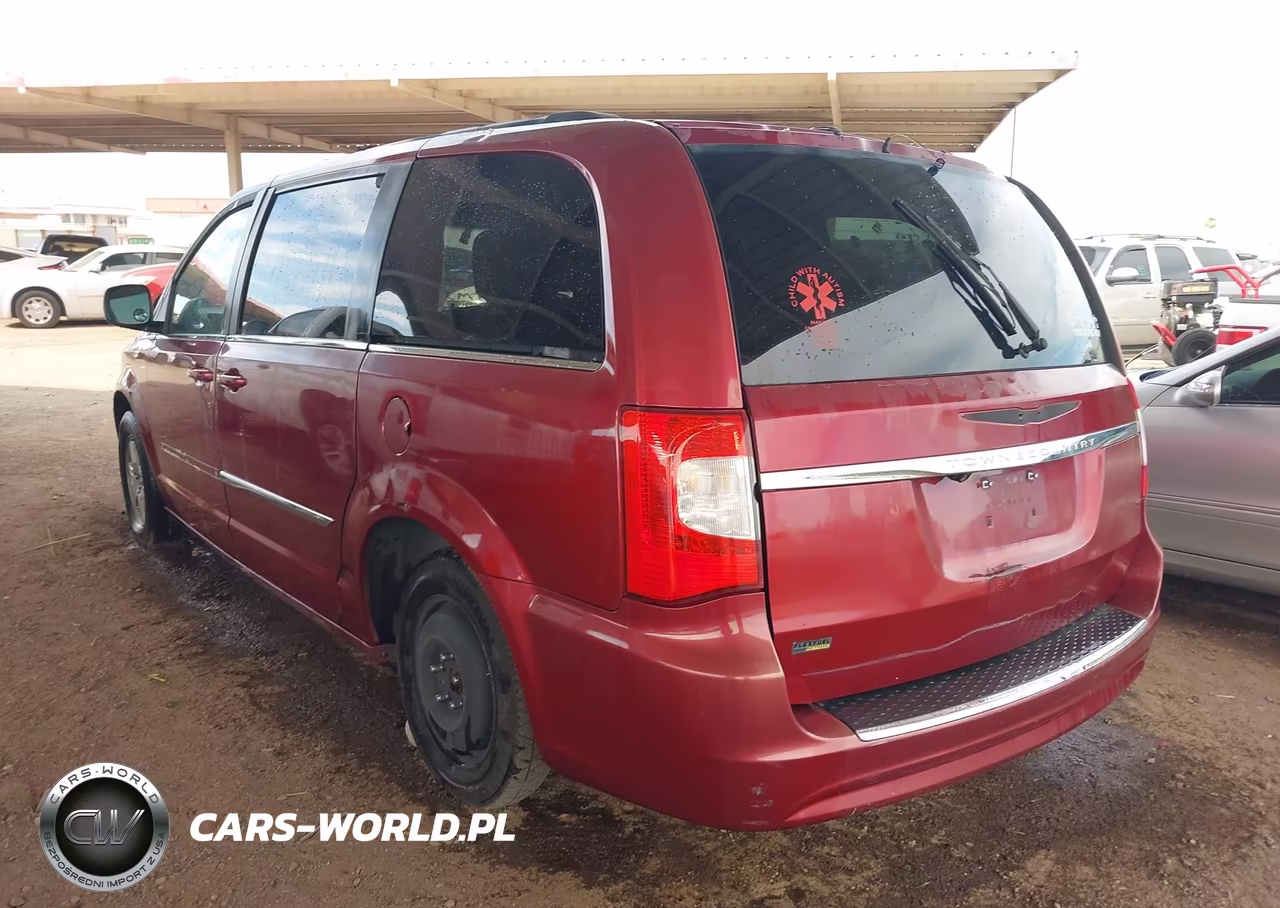 2011 Chrysler Town & Country Touring VIN:2A4RR5DG5BR675010 - 3