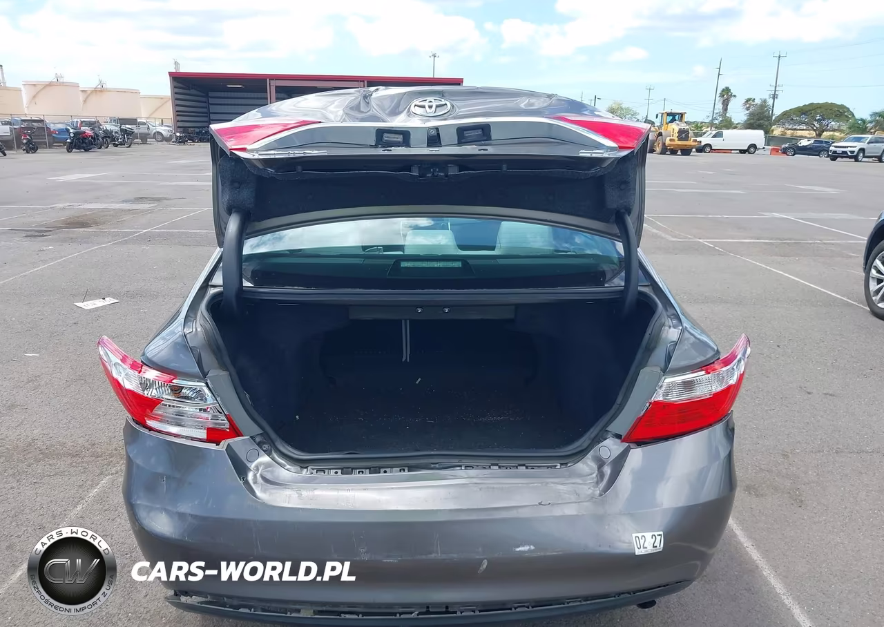 2017 Toyota Camry Le VIN:4T1BF1FK5HU340881 - 6
