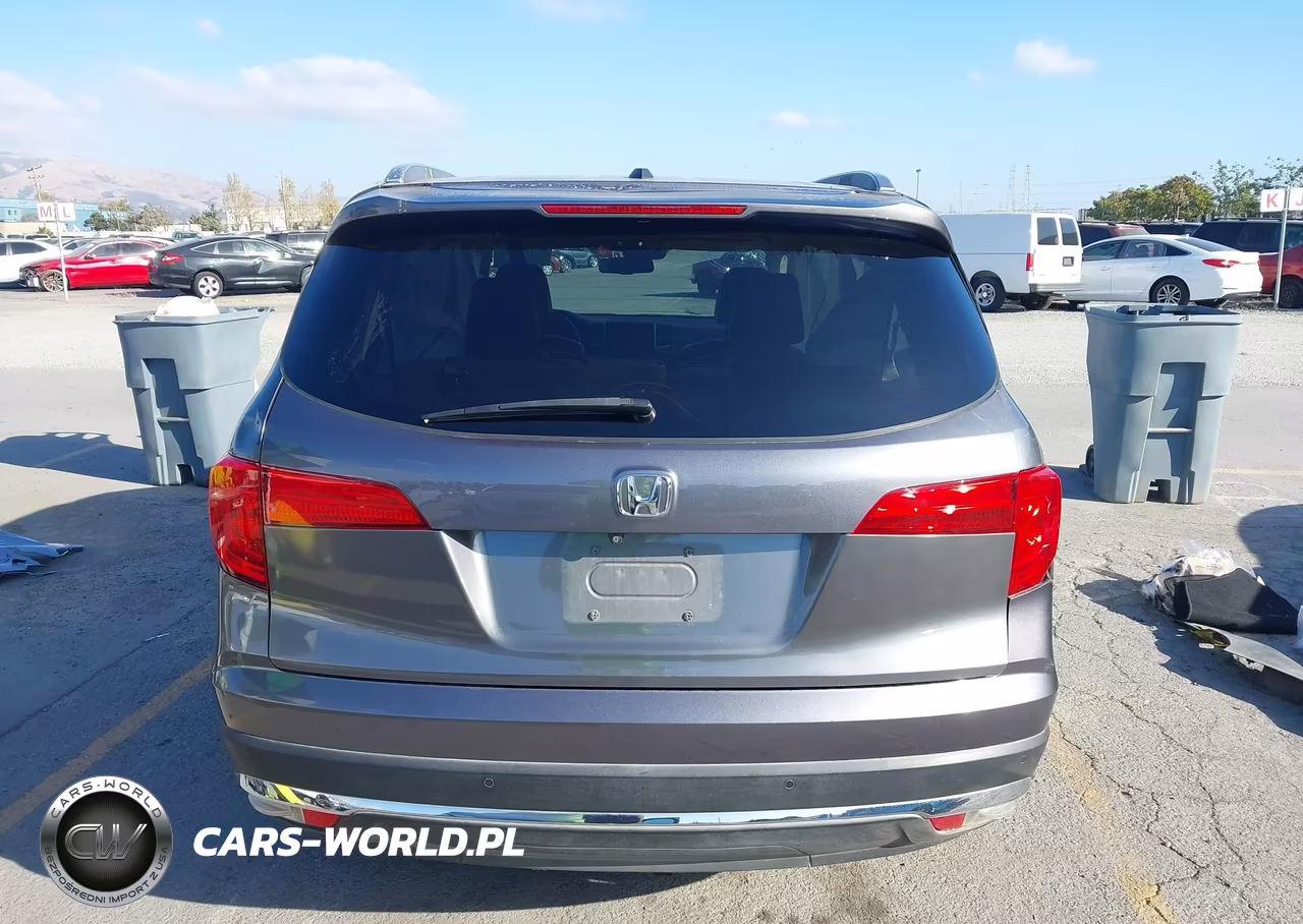 2016 Honda Pilot Touring VIN:5FNYF5H92GB047852 - 17