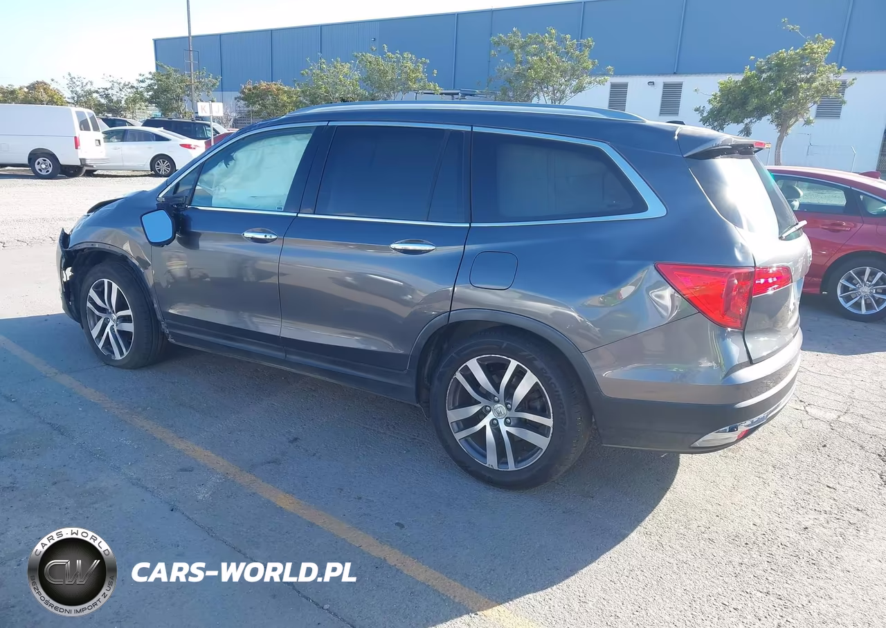 2016 Honda Pilot Touring VIN:5FNYF5H92GB047852 - 3