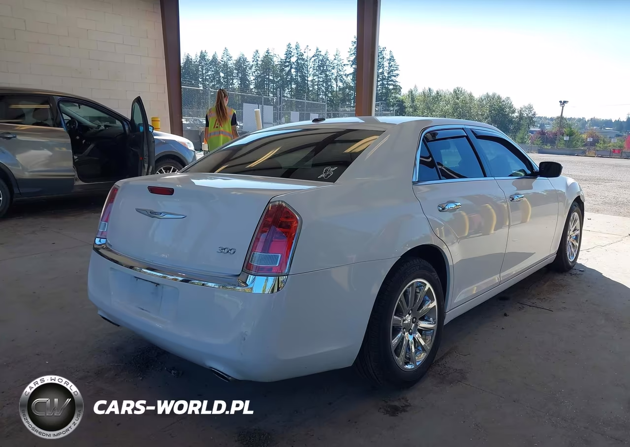 2011 Chrysler 300 Limited VIN:2C3CA5CG8BH547116 - 4