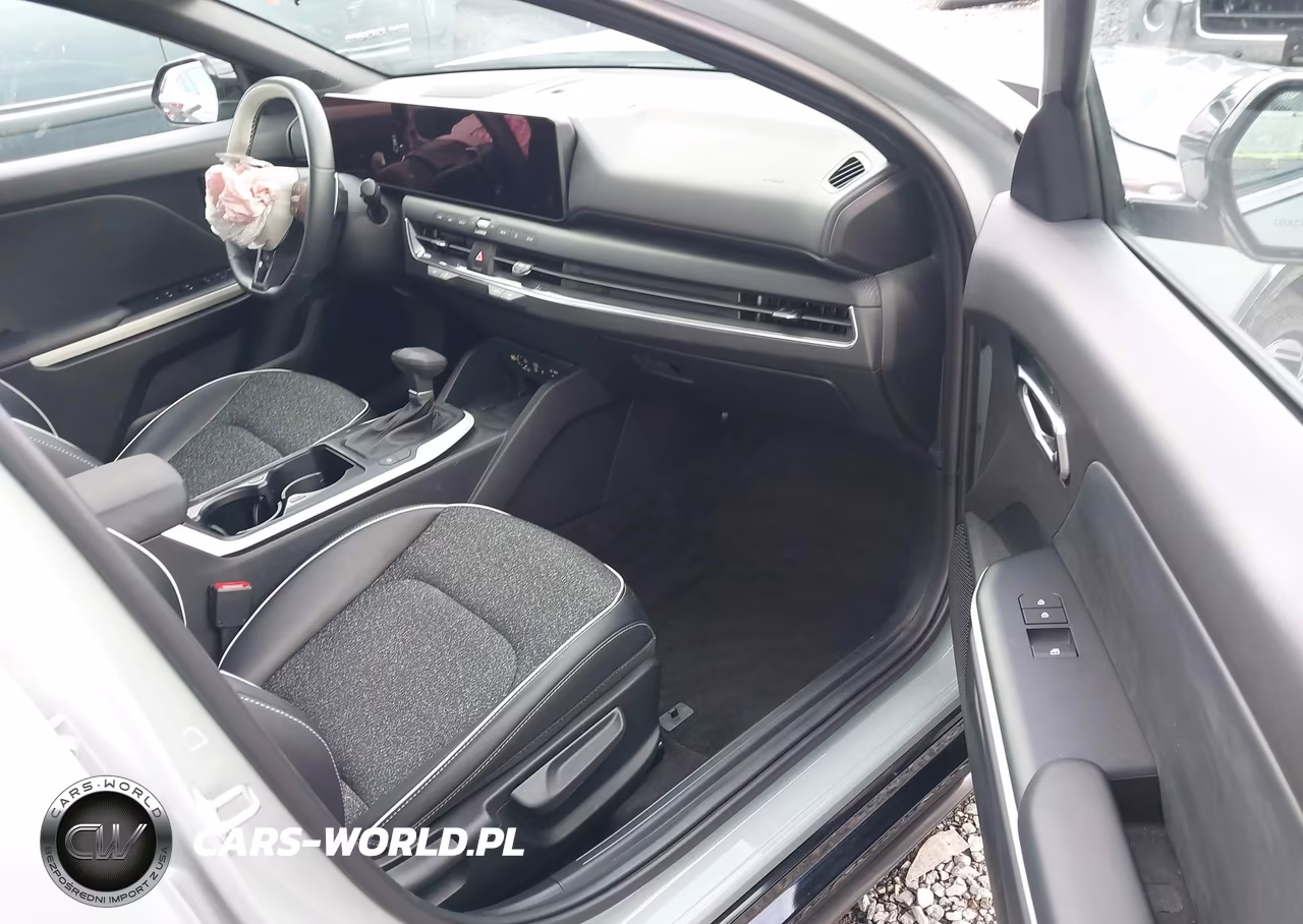 2025 Kia K4 Gt-Line VIN:3KPFW4DE4SE165887 - 17