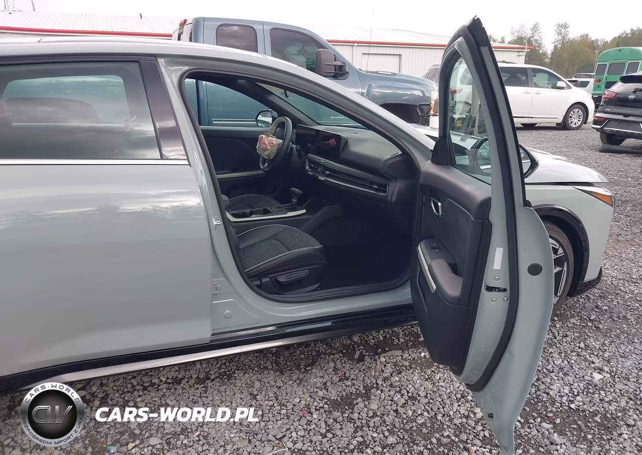 2025 Kia K4 Gt-Line VIN:3KPFW4DE4SE165887 - 5