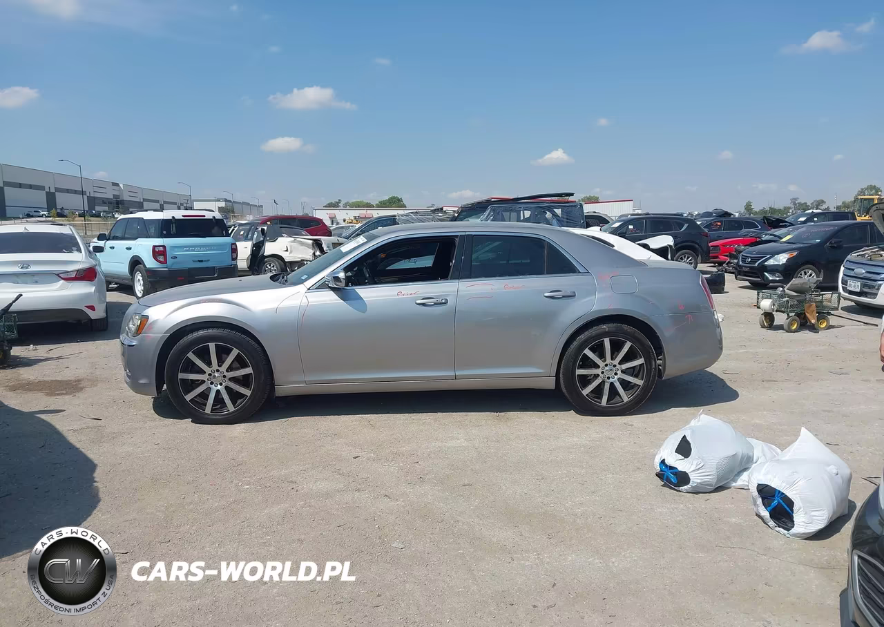 2014 Chrysler 300 VIN:2C3CCARG3EH253153 - 13