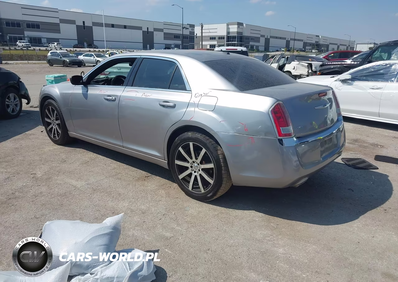2014 Chrysler 300 VIN:2C3CCARG3EH253153 - 3