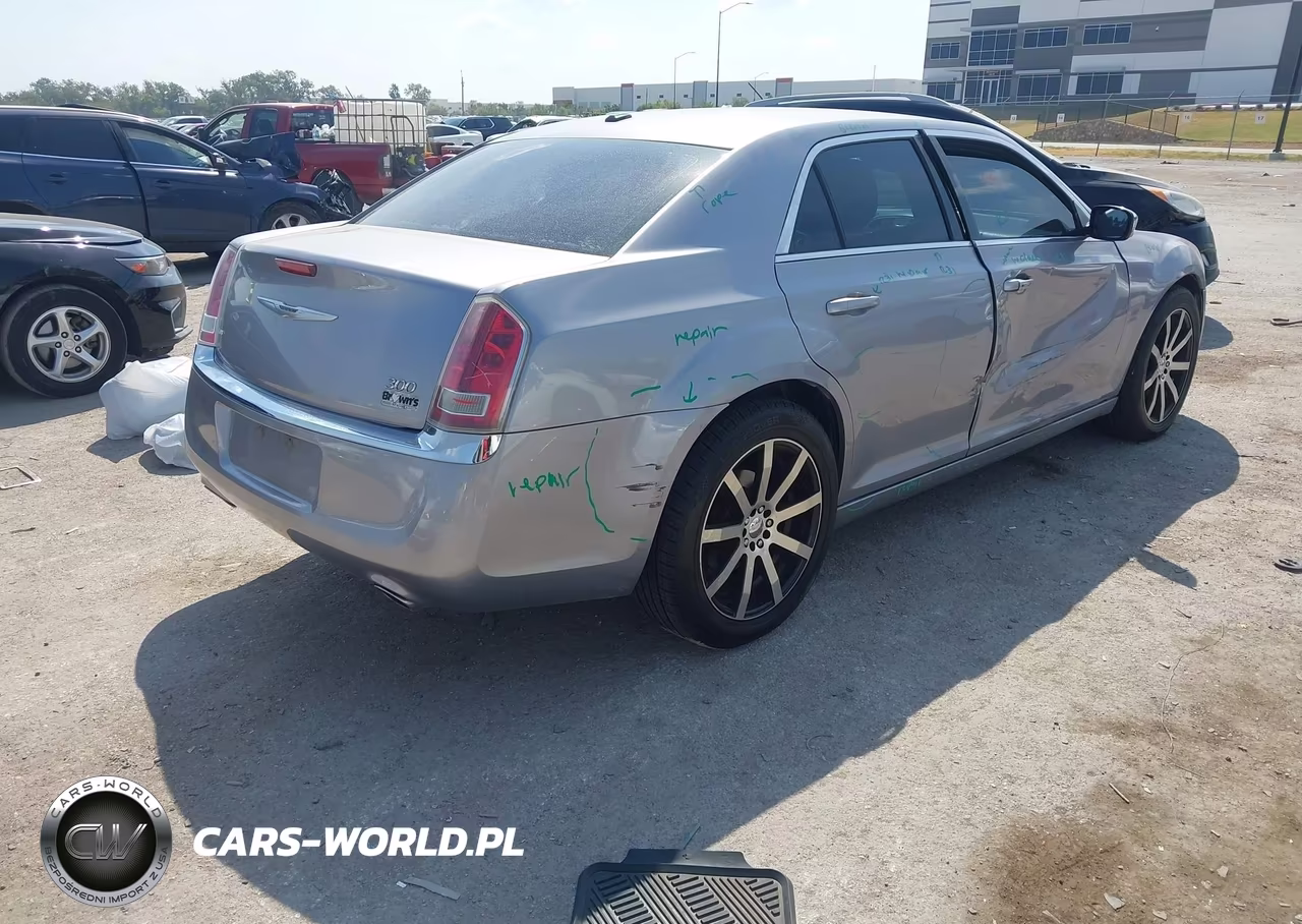 2014 Chrysler 300 VIN:2C3CCARG3EH253153 - 4
