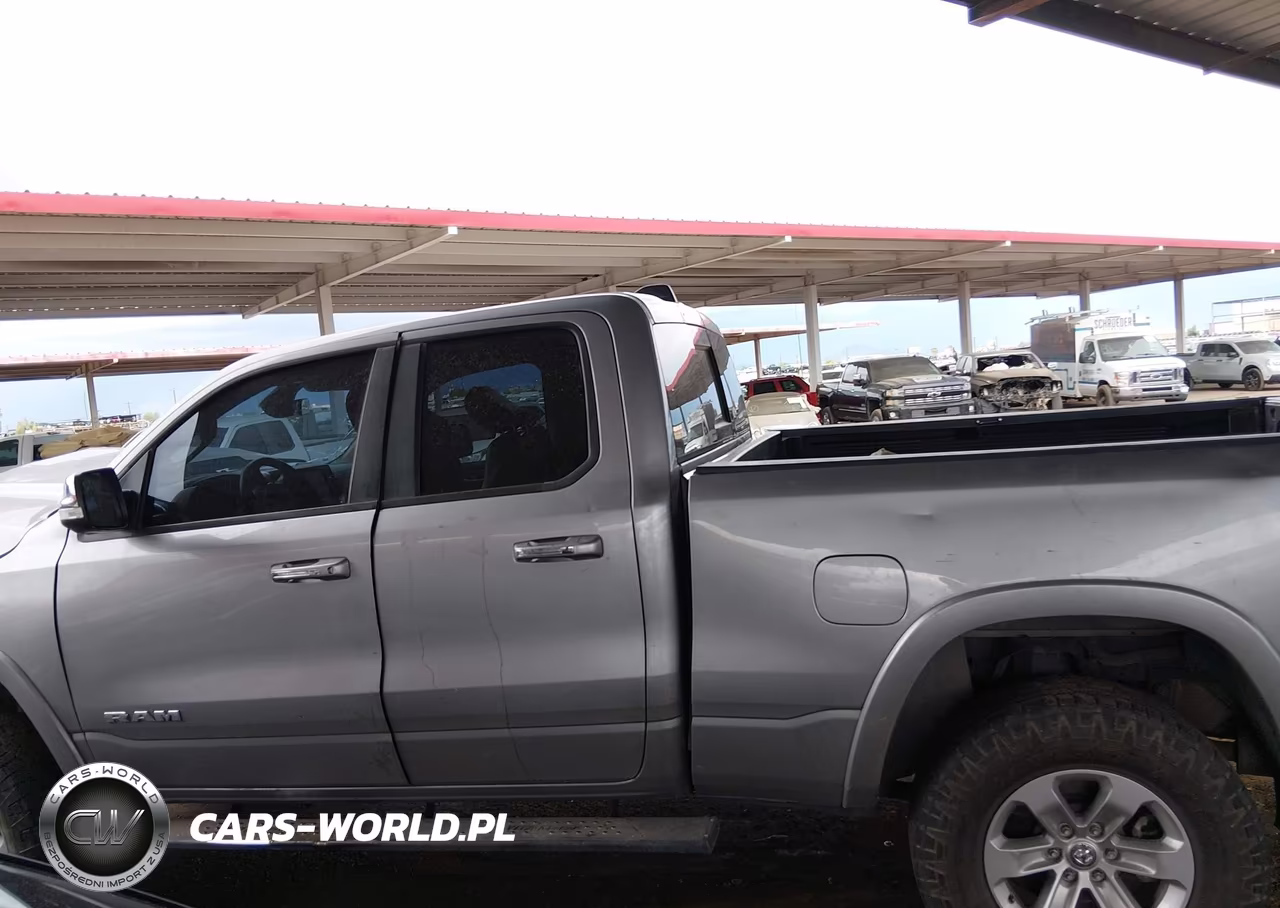 2020 Ram 1500 Laramie 4X4 6'4 Box VIN:1C6SRFDT1LN307388 - 13