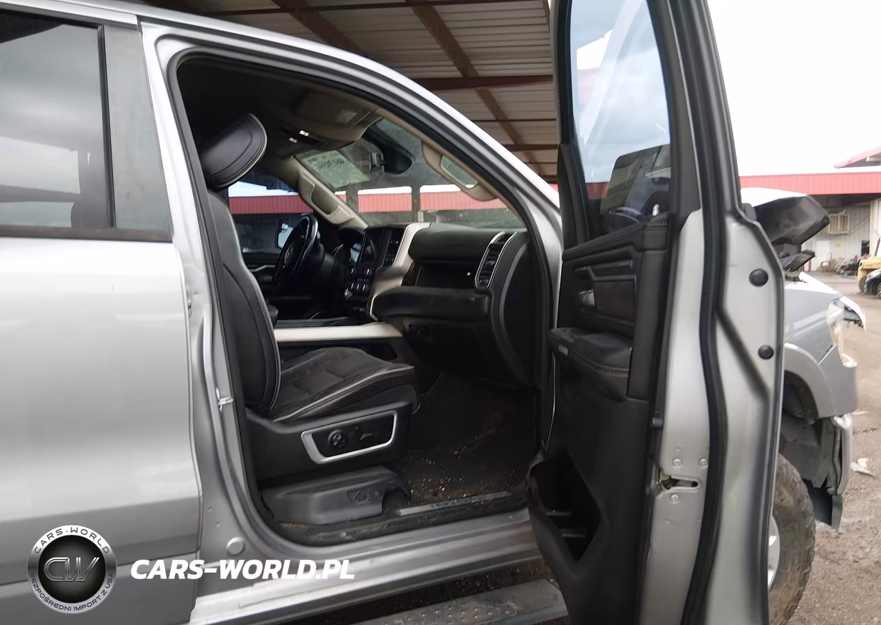 2020 Ram 1500 Laramie 4X4 6'4 Box VIN:1C6SRFDT1LN307388 - 5